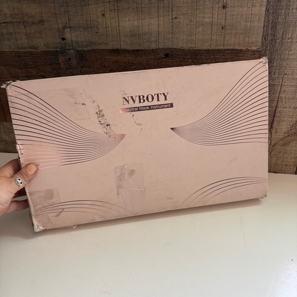 NIB NVBOTY LED Face Mask Light Therapy 4 Modes Portable Red Light Therapy - Picture 5 of 7